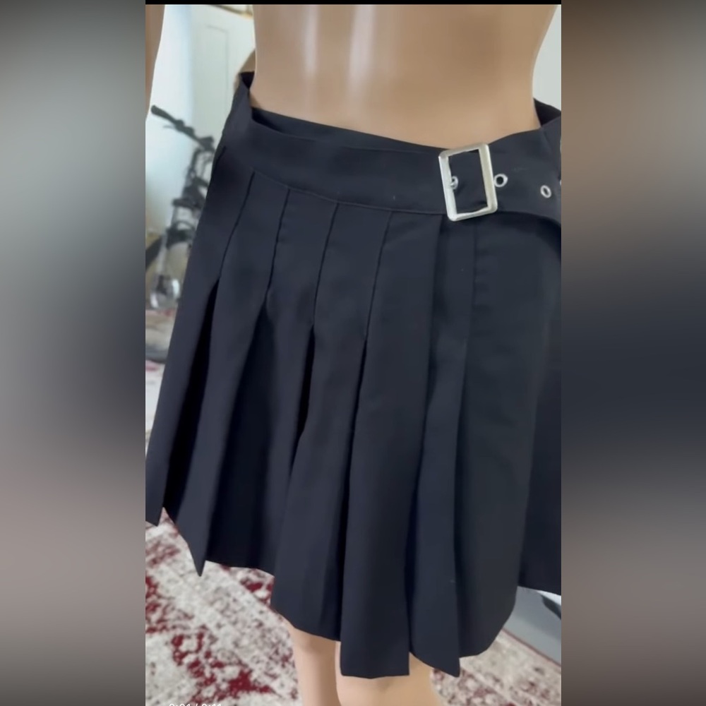H&M Black A-Line Skirt with Buckle